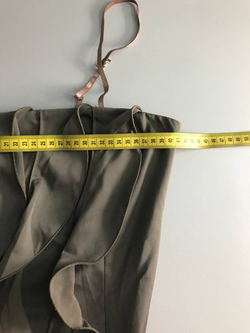 Платье Extasy с воланом с открытыми плечами, визуально на 44 размер, новое