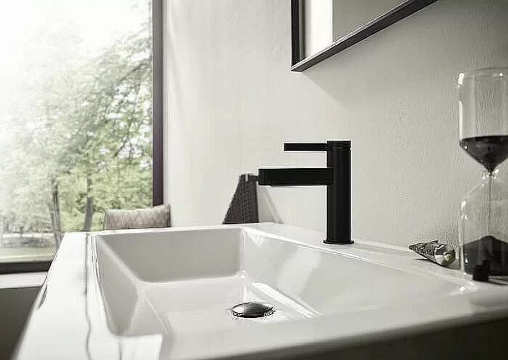 Смеситель для раковины Hansgrohe Finoris 76010670 черный матовый
