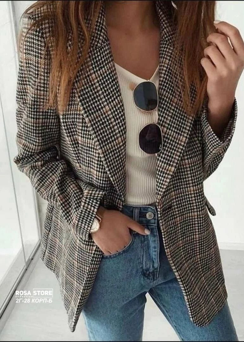 Стильная клетчатый пиджак