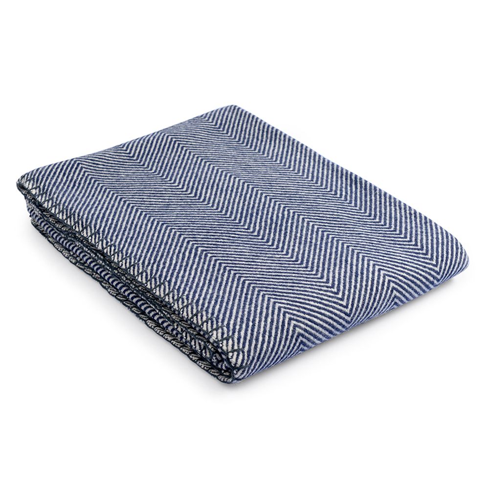 Плед из шерсти мериноса темно-синего цвета из коллекции essential, 130х180 см