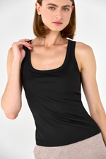 Майка с квадратным вырезом с чашками