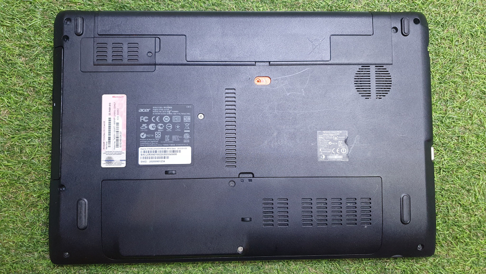 Ноутбук Acer i5/8Gb/GT 630M 1Gb