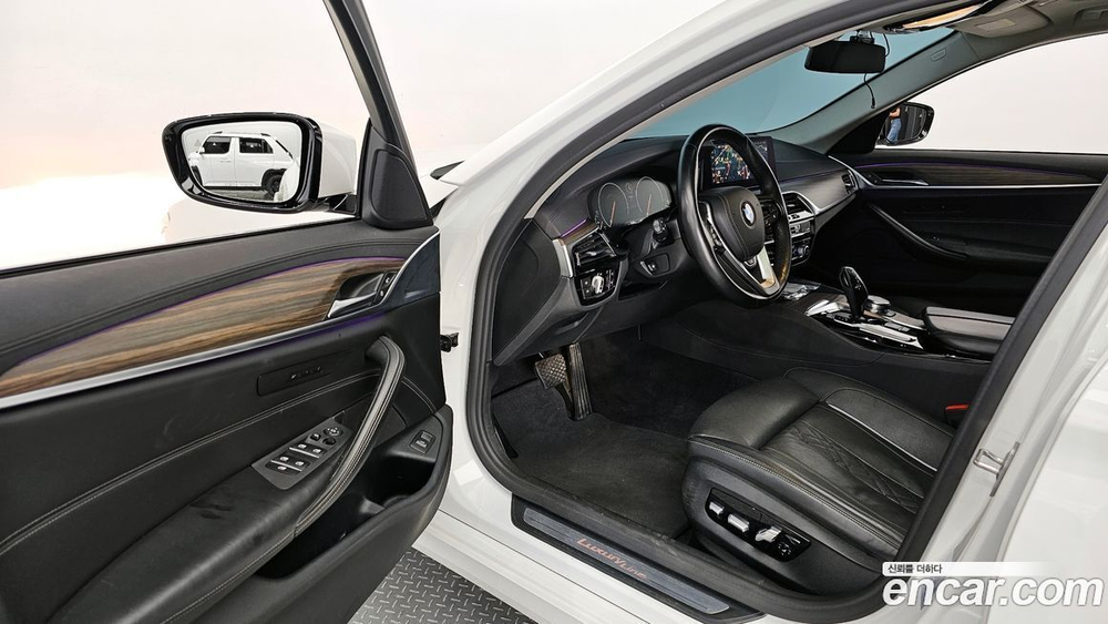 BMW 5 Series (G30) 520d Luxury Plus (08.2019)