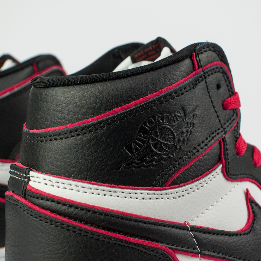 Кроссовки Nike Air Jordan 1 Bloodline