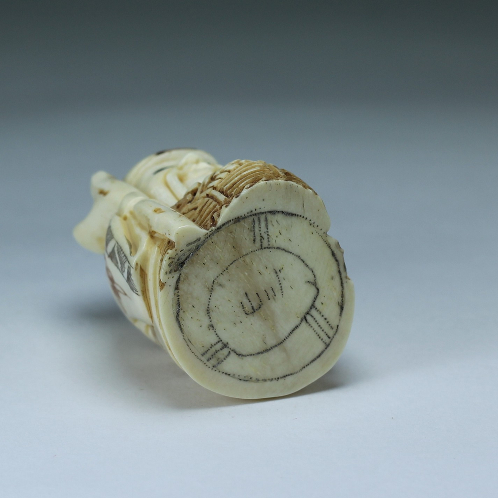 Нэцкэ Дзюродзин с корзиной карпов и посохом