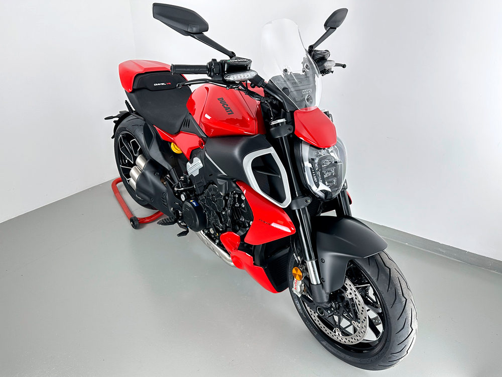 WRS Touring Ветровое стекло Ducati Diavel V4 прозрачное DU029T