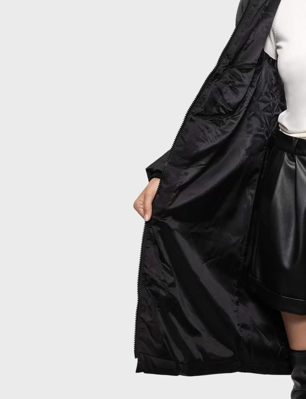 Пуховик GUESS