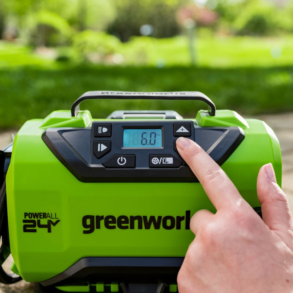 Компрессор автомобильный аккумуляторный Greenworks Арт. 3400807UA, 24V / 12V (от прикуривателя автомобиля), c АКБ 2Ач и ЗУ в сумке