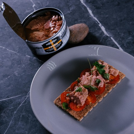 Тунец (макрелевый) куски натуральные "За Родину" 230гр.