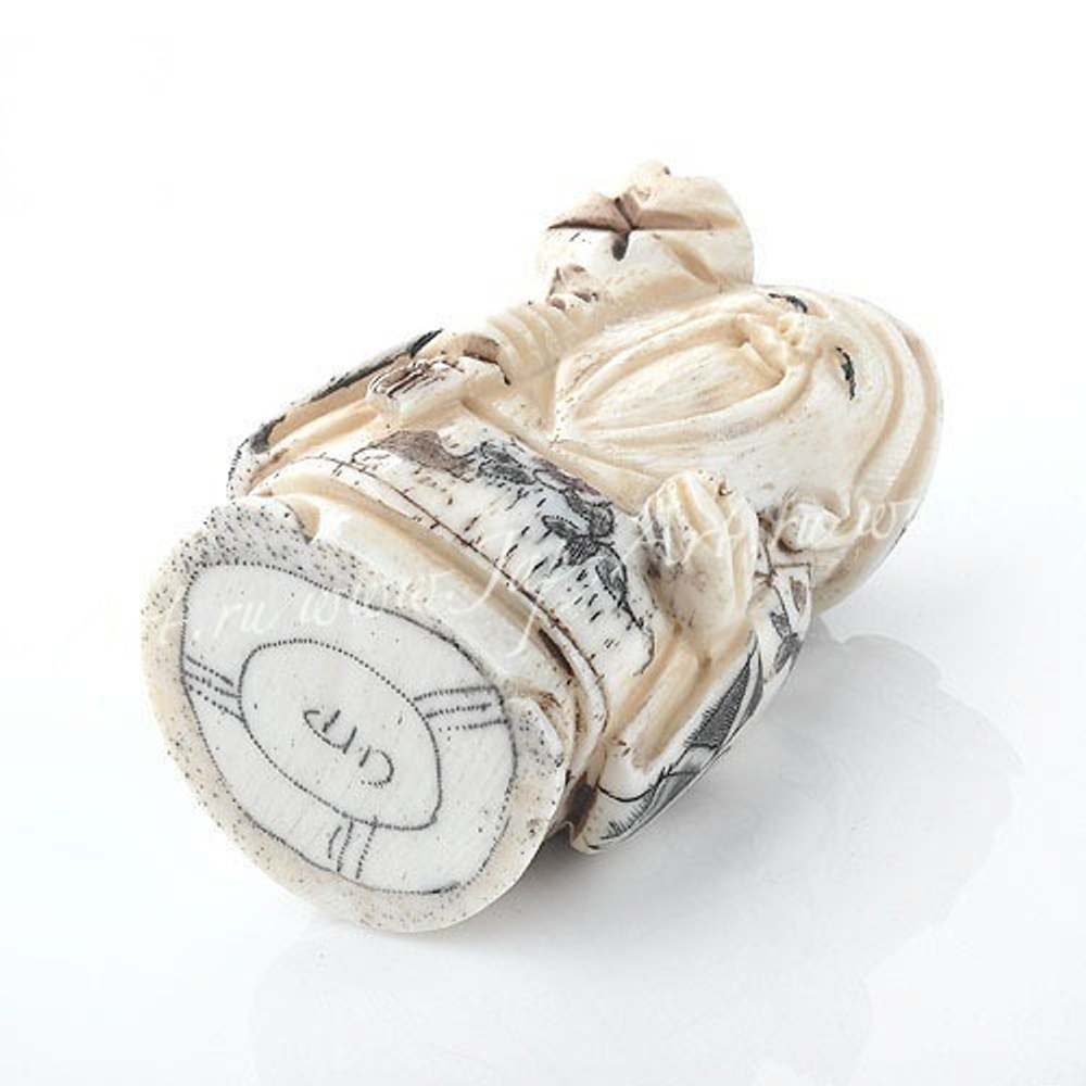 Нэцкэ Дзаошень с мешком