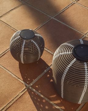 Настольная лампа Garoina на солнечных батареях из искусственного ротанга, 25 см