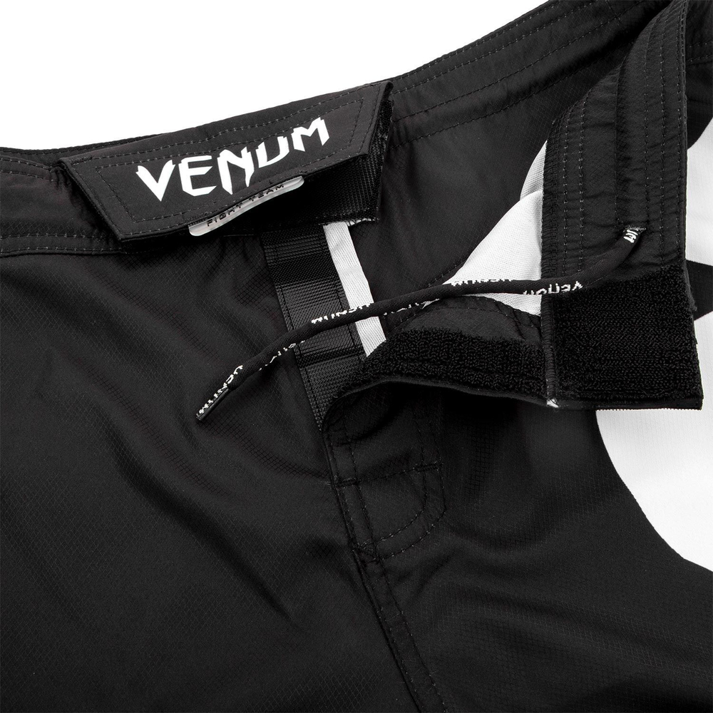 Шорты Venum Light 3.0 Fightshorts Black/White