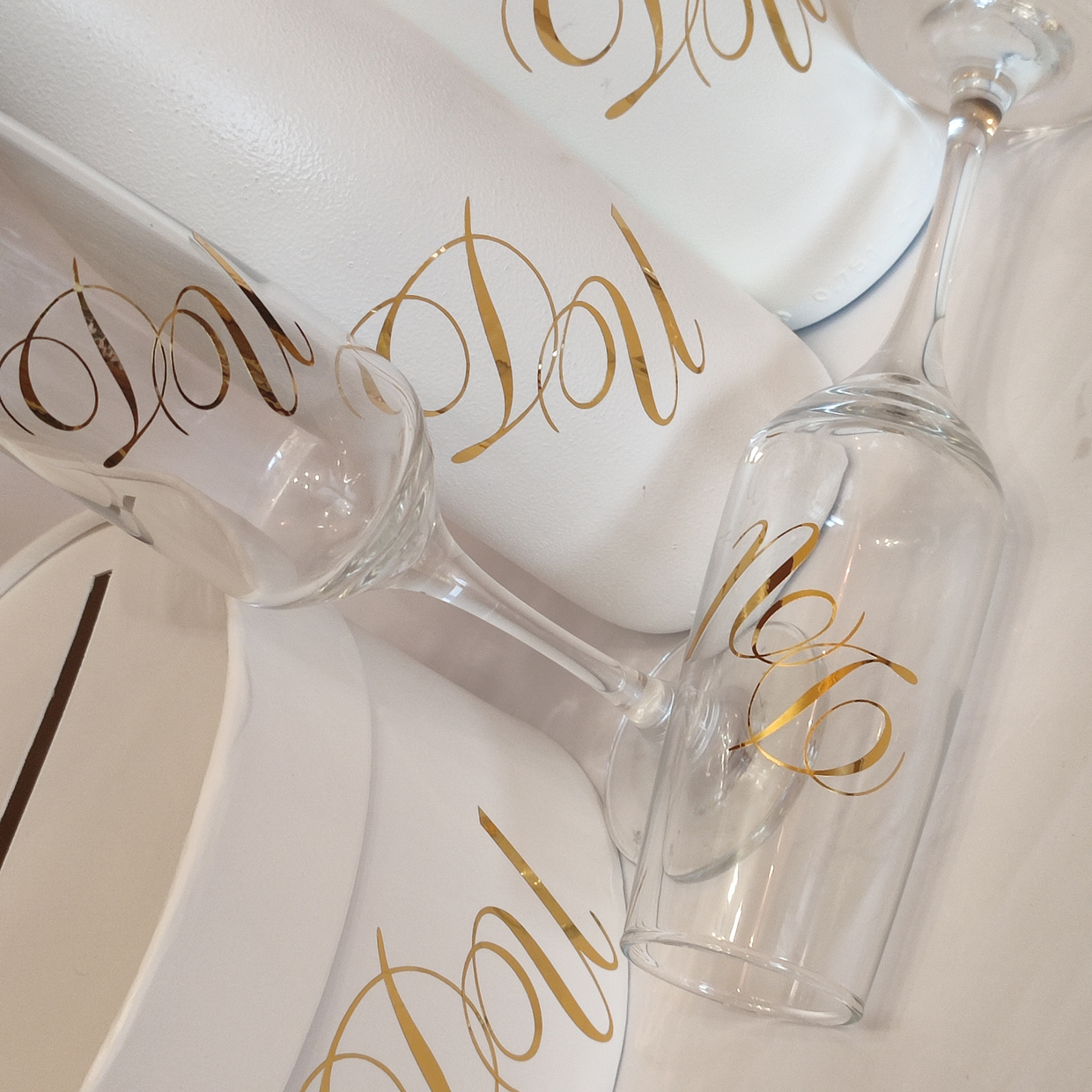 Наклейки на свадебные бутылки и бокалы