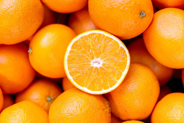 Цены на апельсины в России выросли на 80%