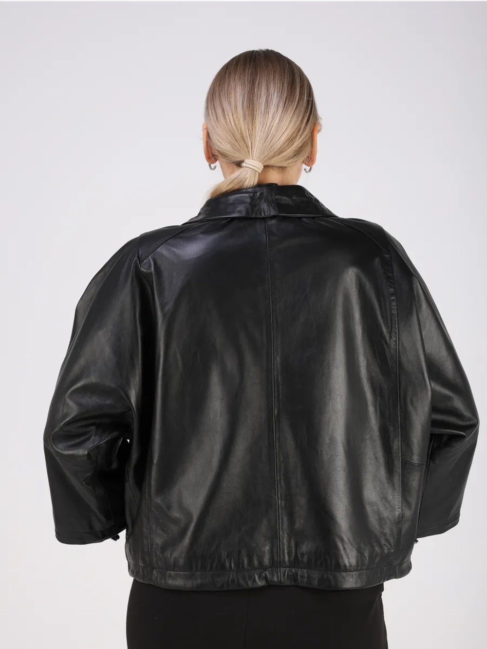 Кожаная куртка демисезонная натуральная оверсайз