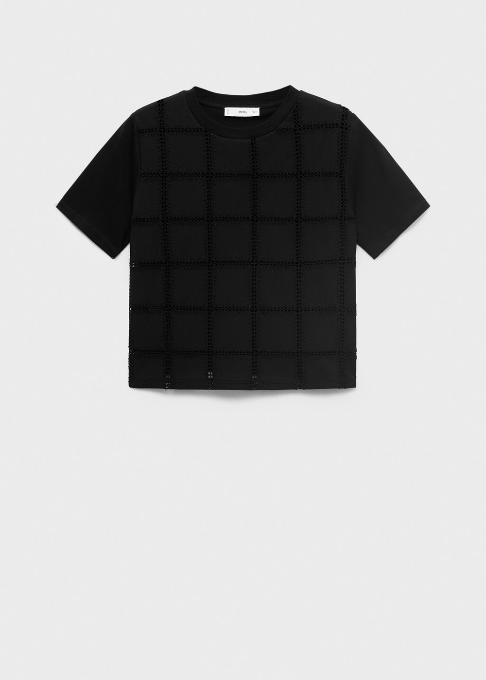 Футболка с вышивкой