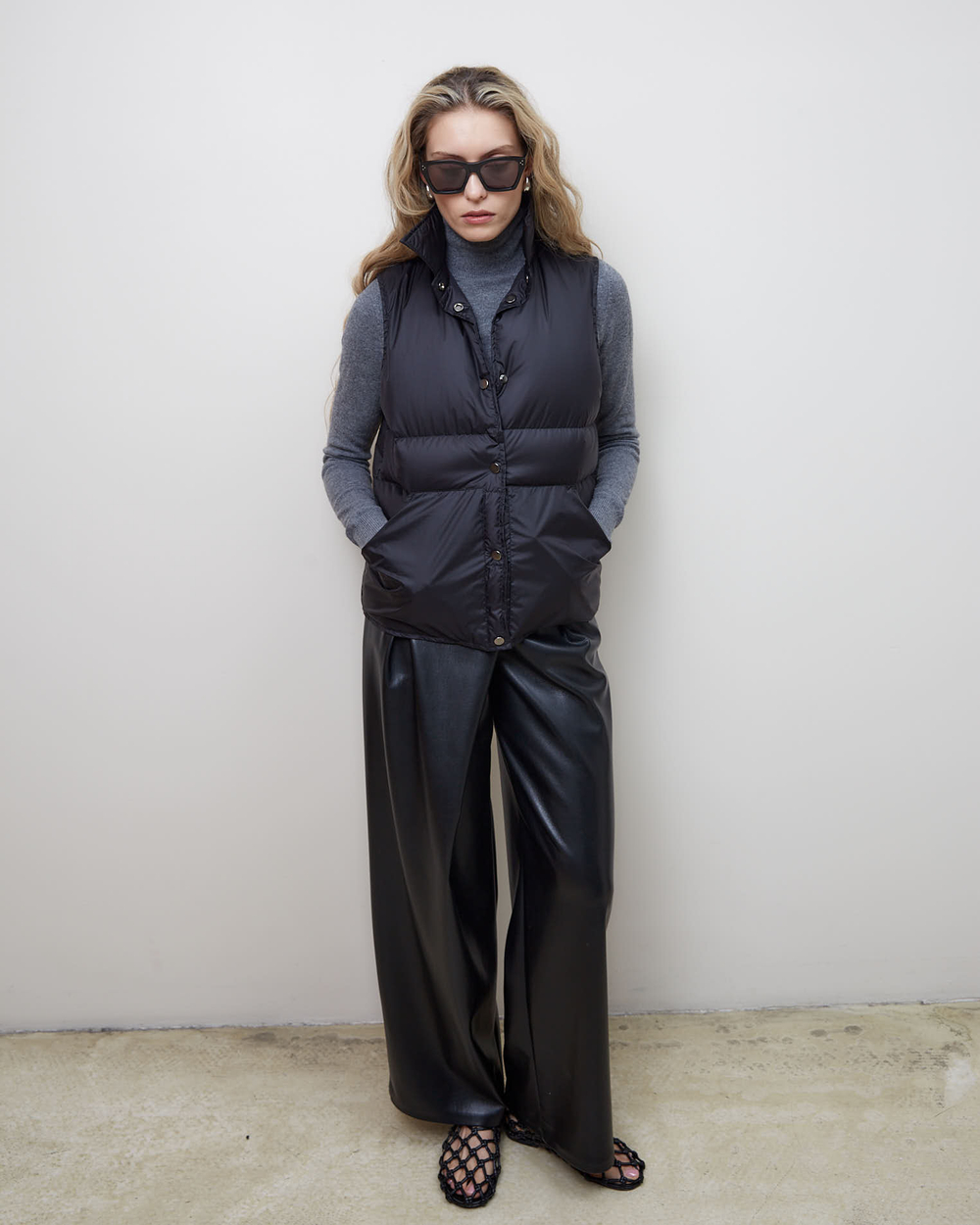 Жилет пуховый из итальянского нейлона черный