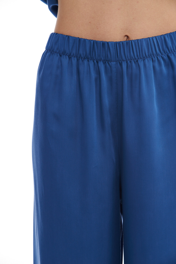 Брюки из тенселя с кантом дымчато-голубой