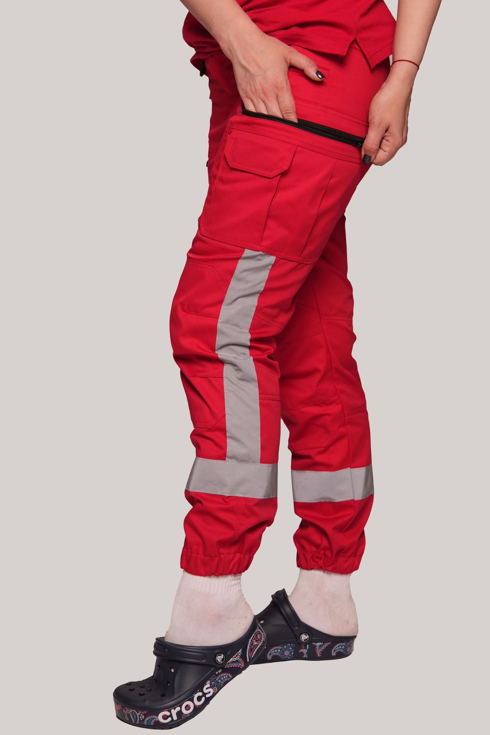 Брюки-джоггеры демисезонные женские Скорая помощь MedicLine цв. Красный