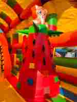 Коммерческий надувной батут «Страна Сафария 2» с крышей и двумя горками, 12*6*6 м