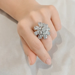 Кольцо «Хрустальный цветок» Silver