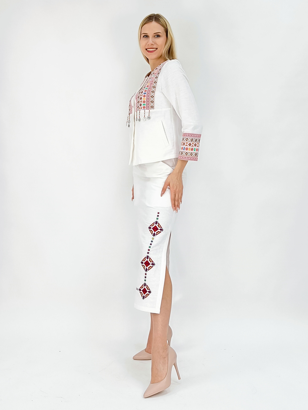 Жакет с чувашской вышивкой