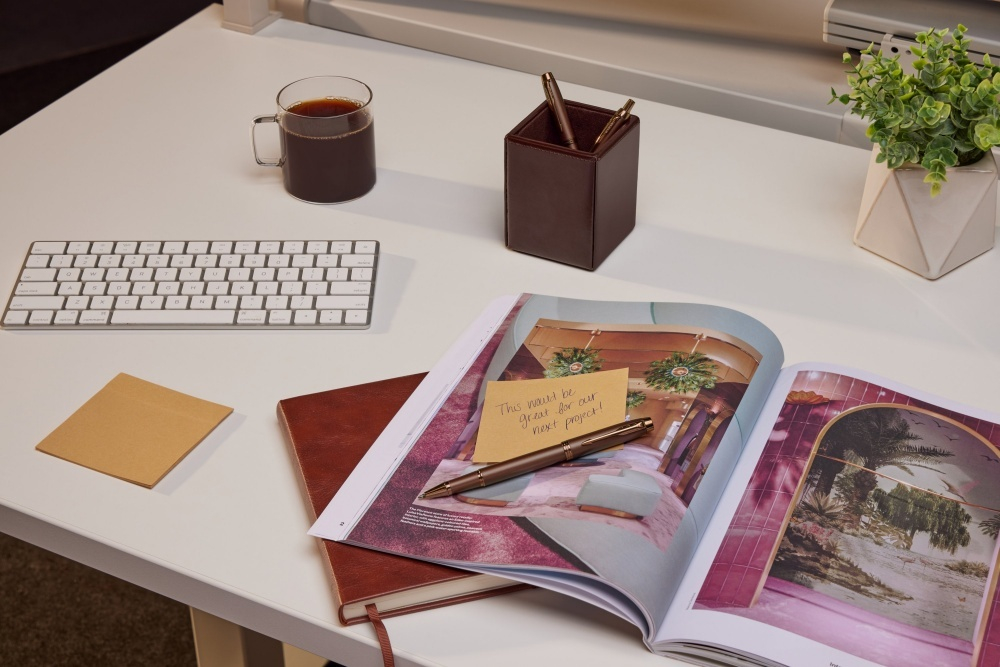 Ручка роллер Parker IM Monochrome Brown, стержень:F, цвет чернил: black, в подарочной упаковке.