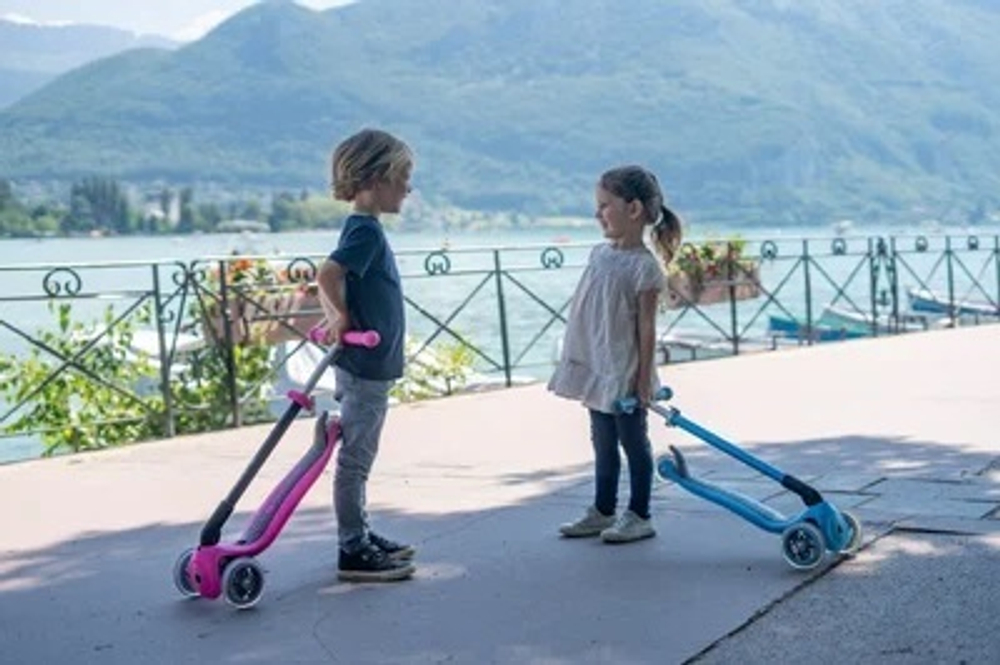 Самокат Globber Go Up Deluxe Play Lights голубой