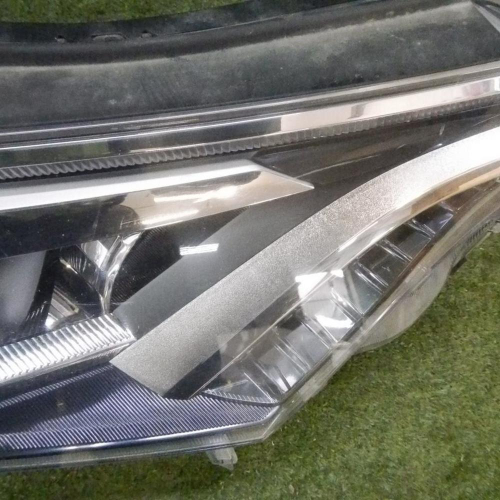 Фара правая Toyota RAV4 4 CA40 (2015-2019) LED