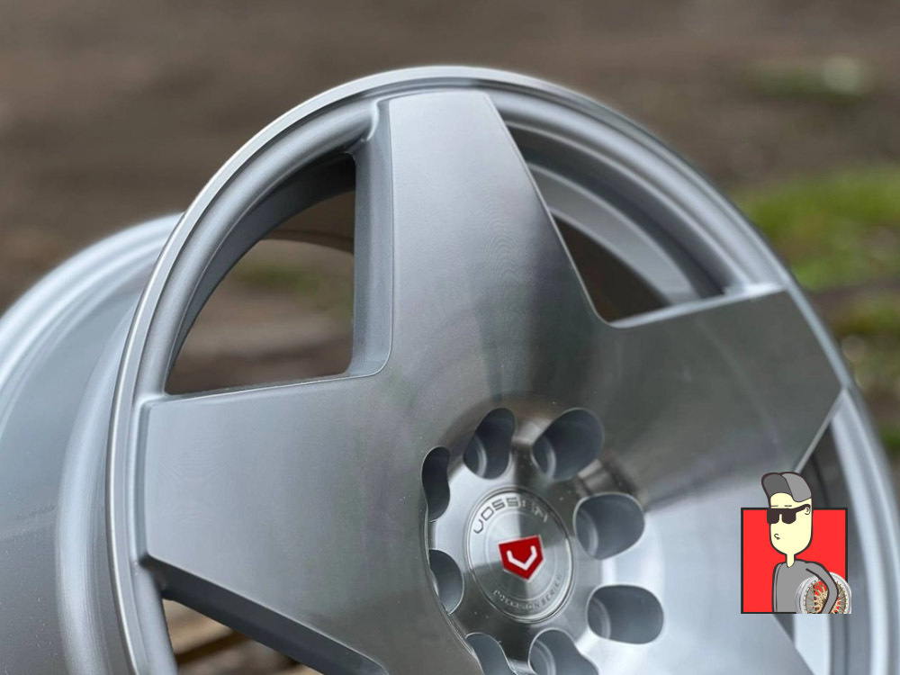 Комплект дисков Vossen 16x7 et35 4x100/4x114.3