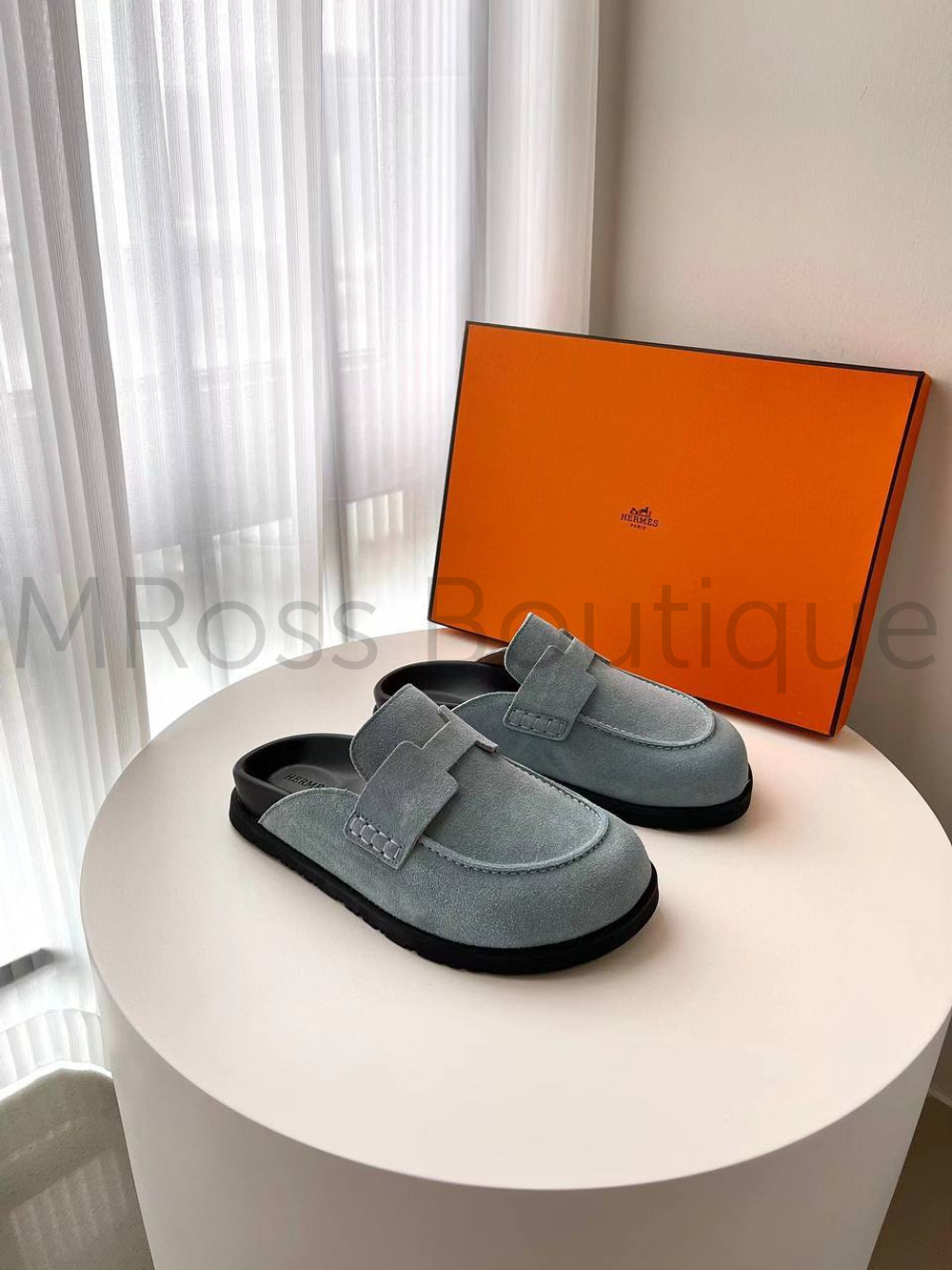 Женские мюли Hermes в голубом цвете из замши