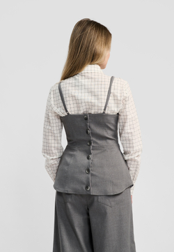 ТОП С ЧАШКОЙ НА ПУГОВИЦАХ