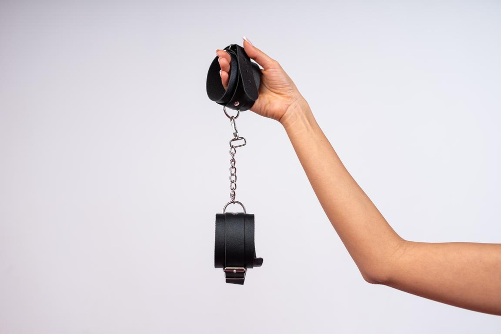 Черные наножники с металлическим креплением (Цвет: черный)