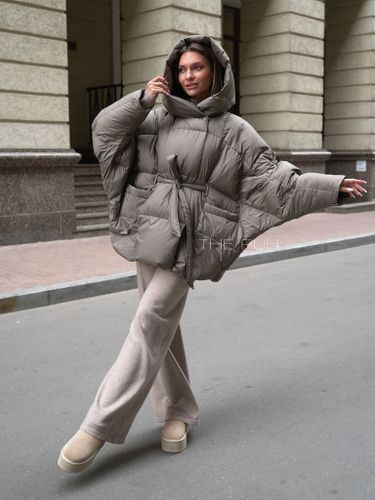 Пуховик летучая мышь в цвете хаки с поясом