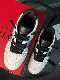 Кроссовки Valentino