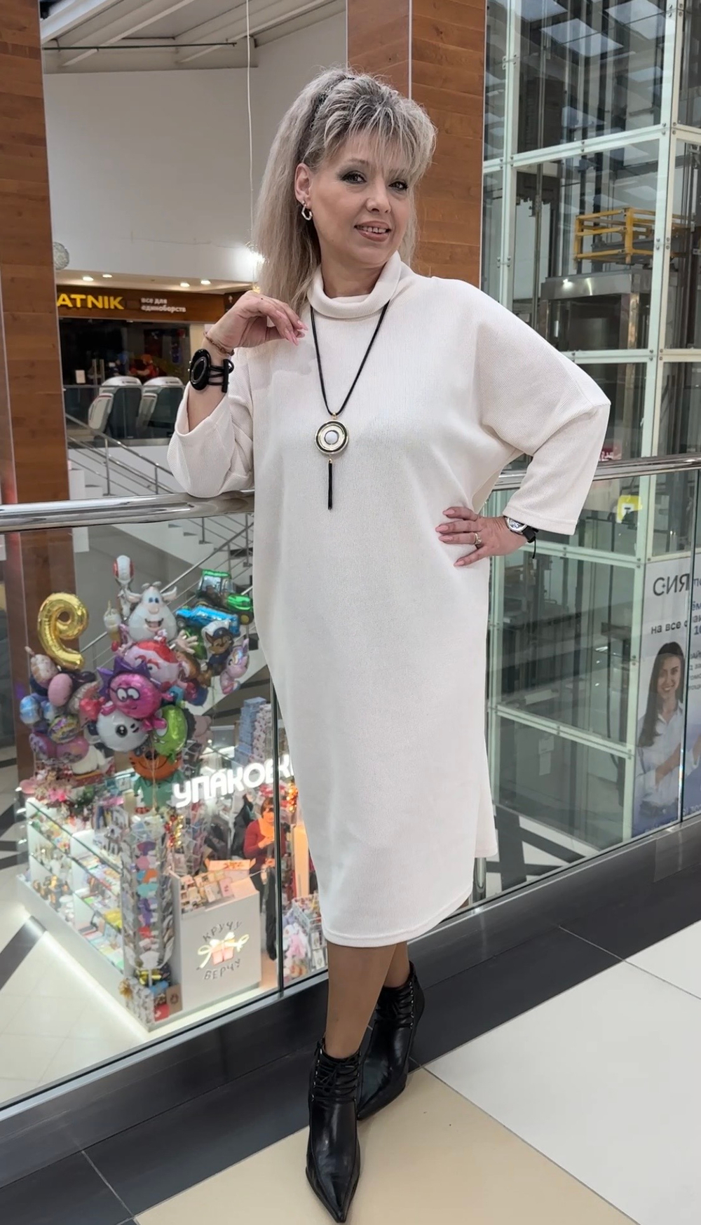 Белое, польское трикотажное платье