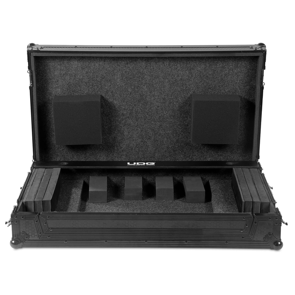Кейс UDG Ultimate Flight Case Multi Format 3XL Black Plus (Wheels)