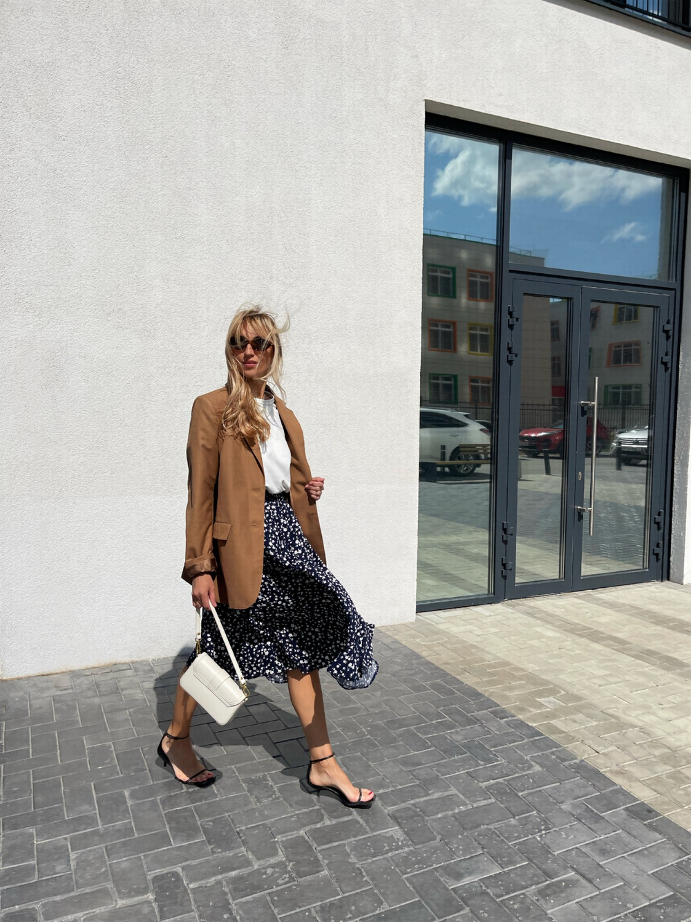 Юбка в темный цветок