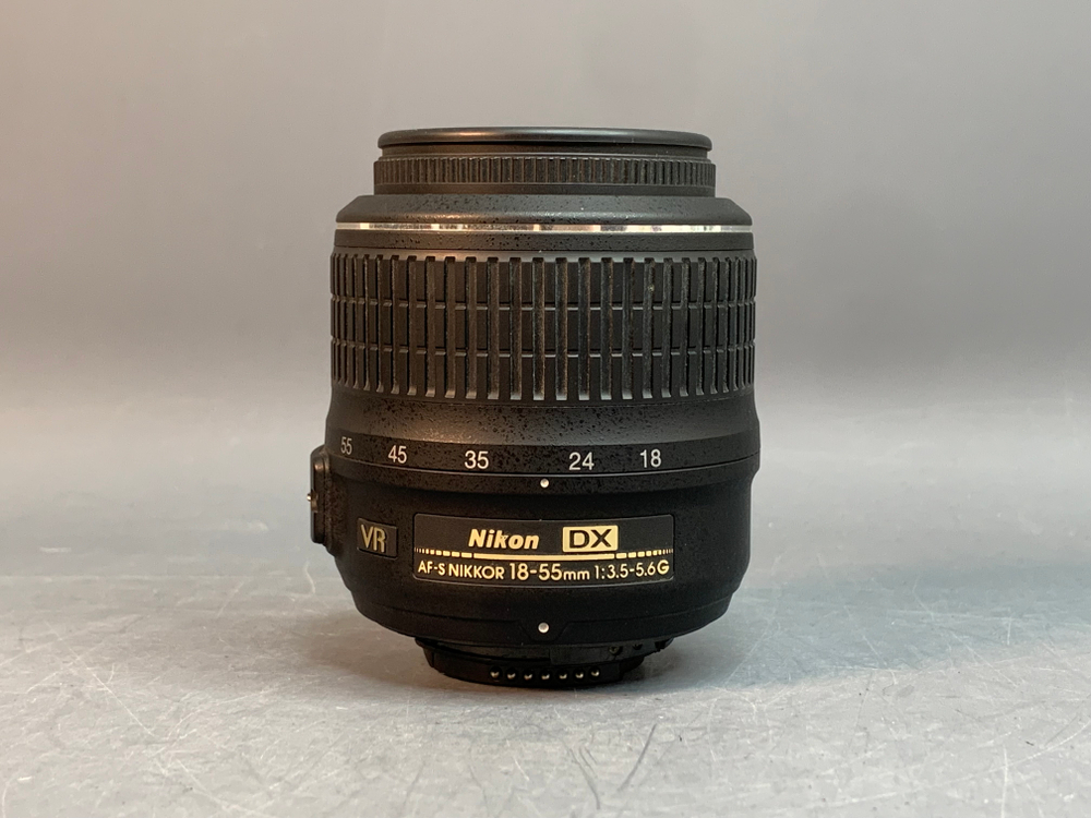 Nikon D7000 kit 18-55mm 3.5-5.6G VR 2.100 кадров