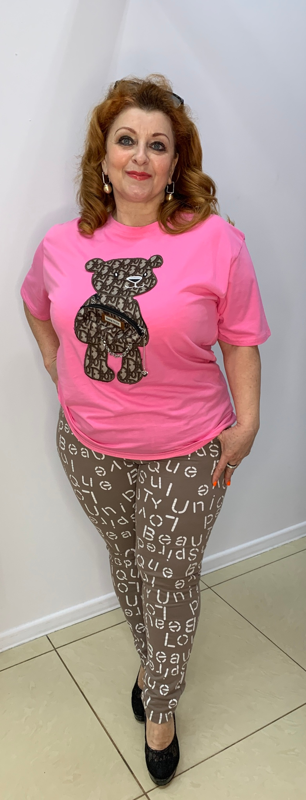 Трикотажные брюки-штанишки с белыми буквами на резинке