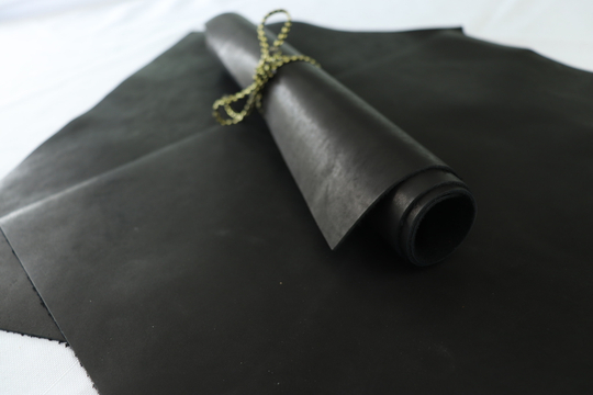 1,3-1,5 Кожа Галантерейная Черная (Формат А3) 1 сорт