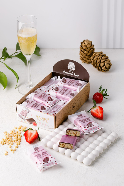 Кедровое золото Клубника с шампанским / 630 г / шоу-бокс / 18шт / батончик / ТМ Сибирский кедр
