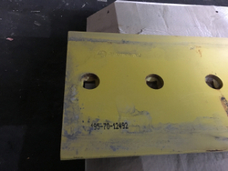 Нож Komatsu D155A отвала центральный 195-70-12492