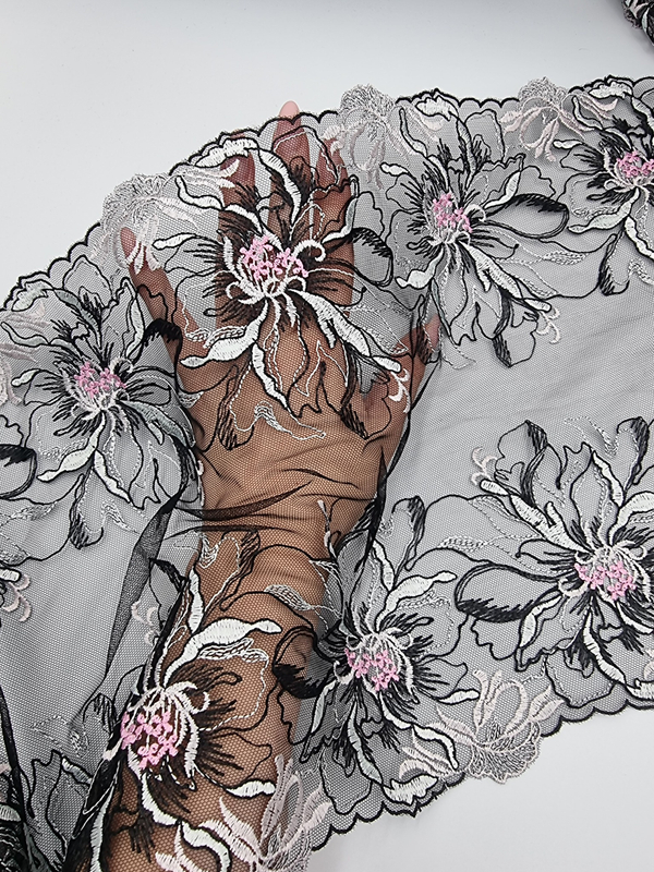 Вышивка на сетке черный/розовый К779