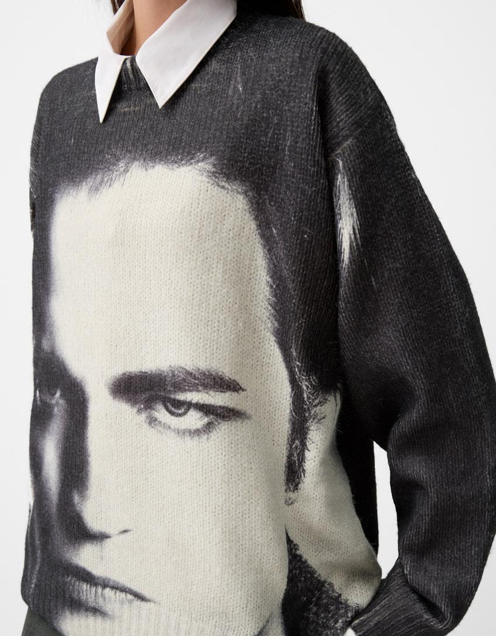 BERSHKA СВИТЕР С ПРИНТОМ "СУМЕРКИ", СЕРЫЙ