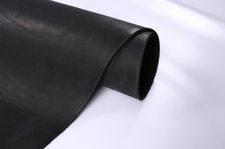 4+ чепрак черный