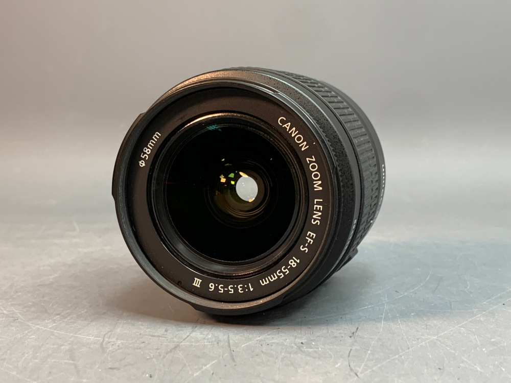 Canon EOS 100D Kit 18-55mm 3.5-5.6 III 7.700 кадров
