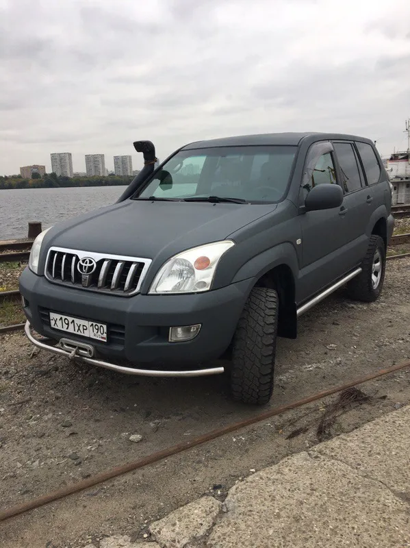 покраска раптором toyota prado 120 фото