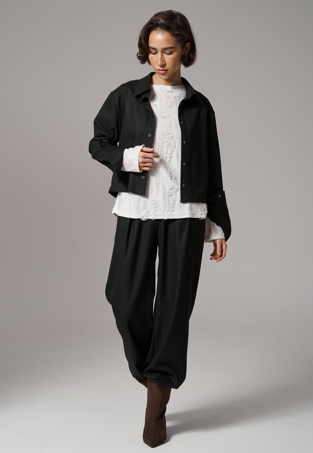 Брюки с поясом на резинке черные