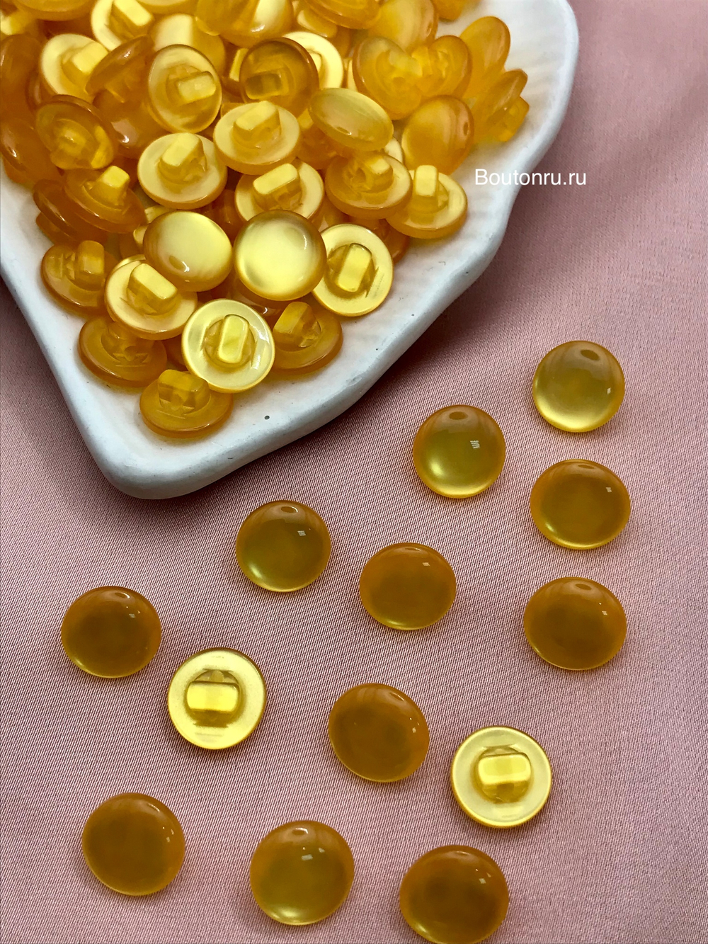 Пуговицы блузочные луна на ножке желтый